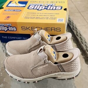 NWT Skechers Suede Slip-On Sneakers in Light Taupe. Sz 8.5 Hillcrest Sunapee